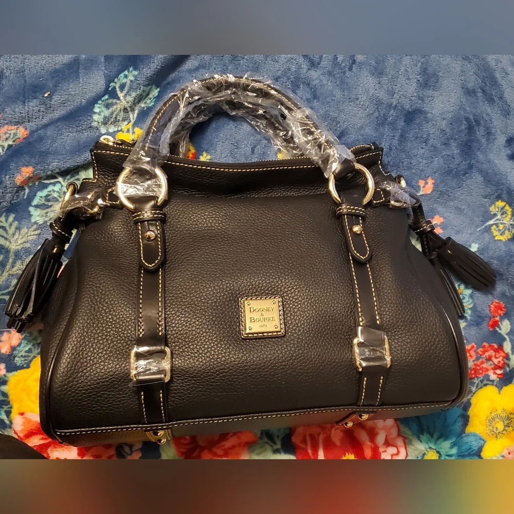 New Dooney & Bourke Black Leather Satchel - Picture 8 of 14